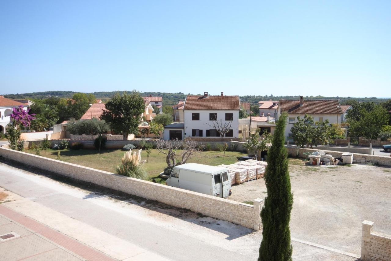 Apartments With A Parking Space Medulin - 7208 Exterior foto